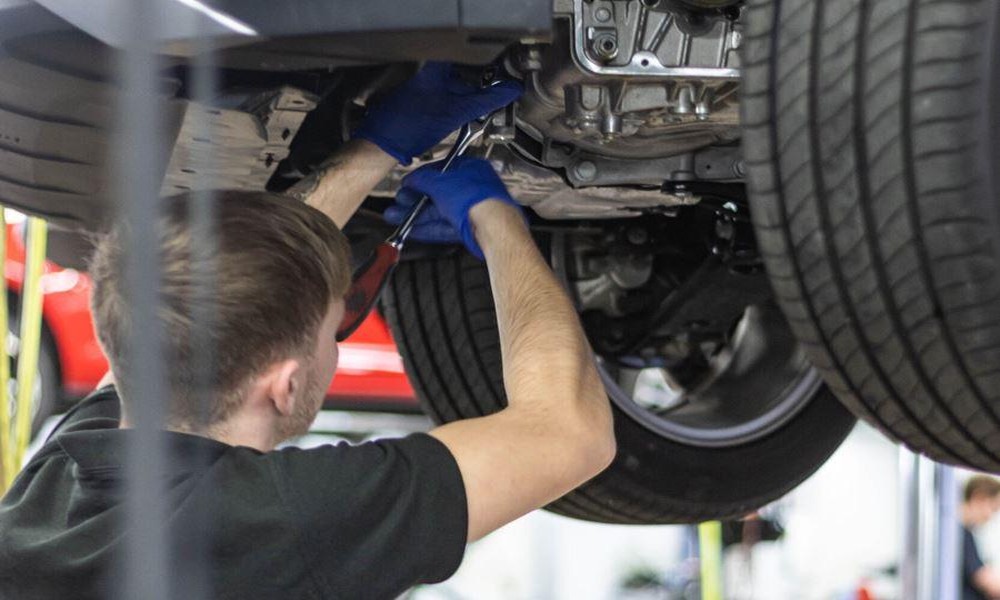 How Coastal Air and Salt Influence the Longevity of Your Car’s Paint and Electronics in Newport’s Ocean Breeze